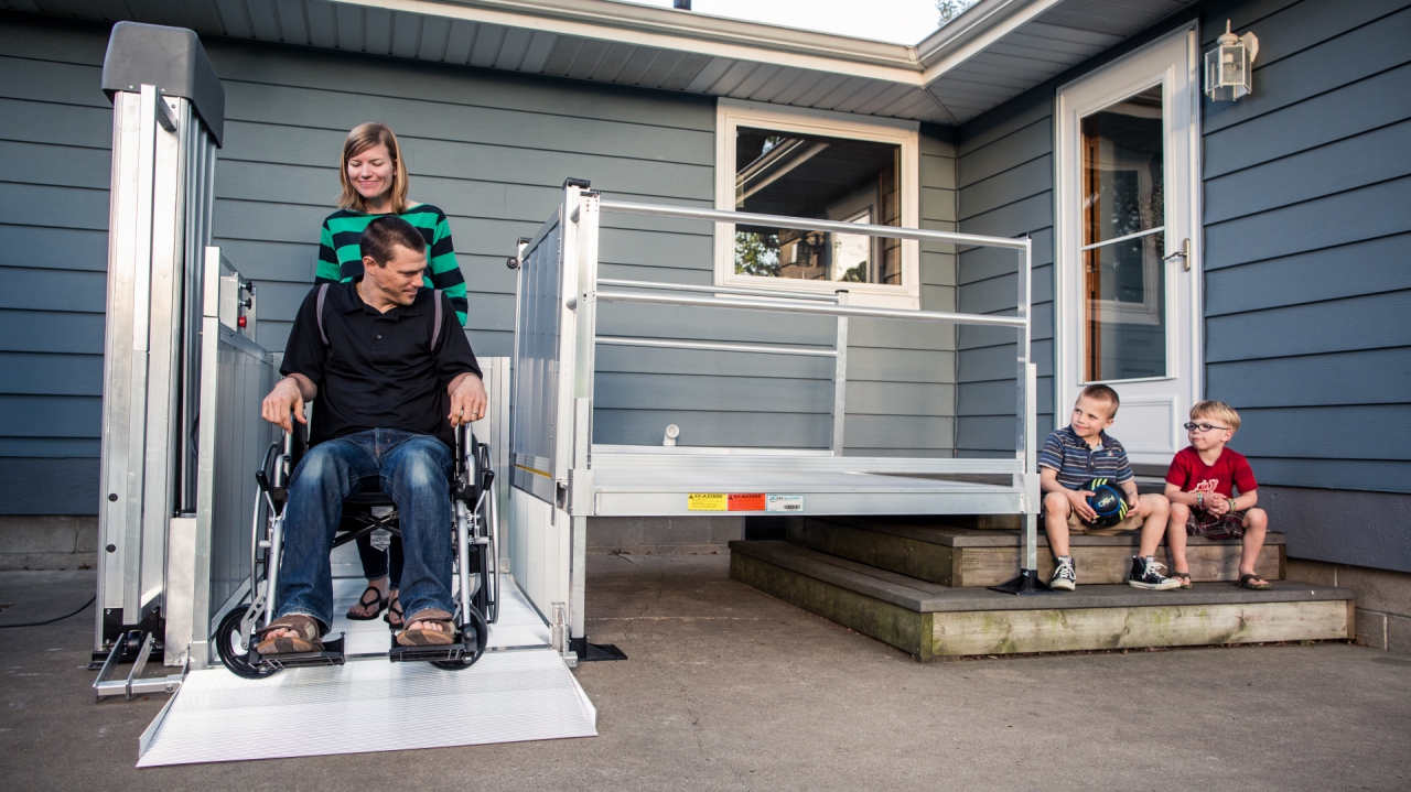 Phoenix Porch Lift wheelchair elevator vertical platform mobile home porchlift