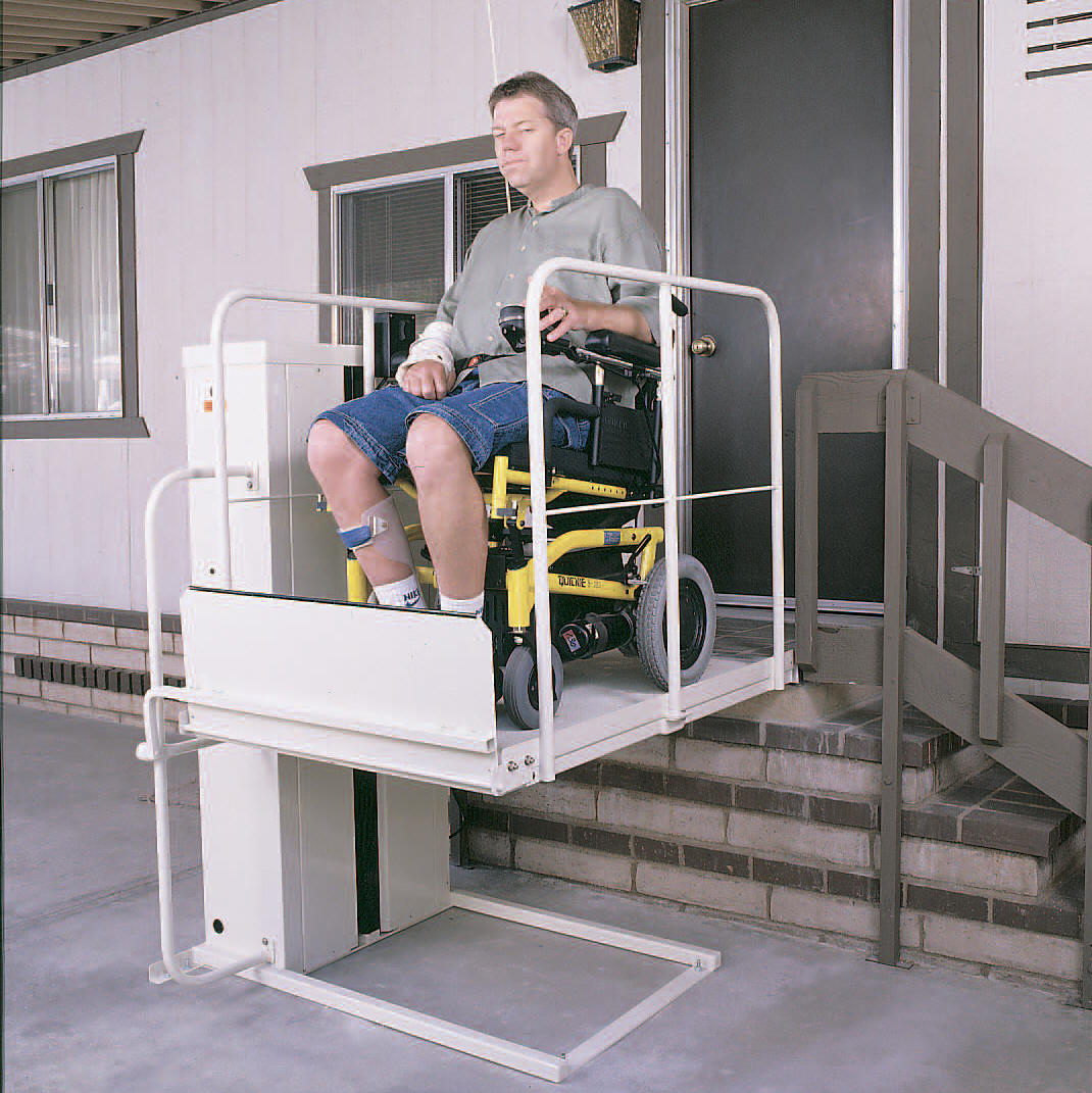 Peoria Macs PL50 wheelchair porch lift for mobile home