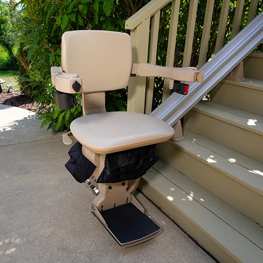 USED TUCSON  BRUNO ELITE EXTERIOR-OUTDOOR  SRE-2010E STAIR LIFT